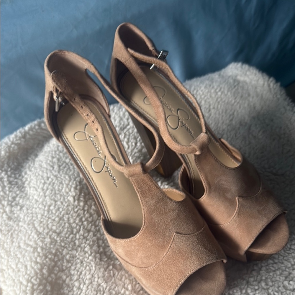 Jessica Simpson Women's Brown Peep-Toe Heels